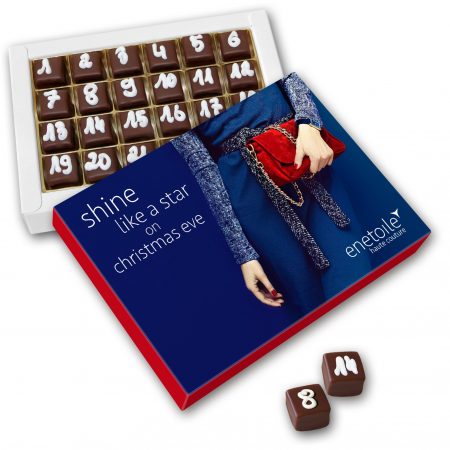 Dominosteinadventskalender in Schmuckkarton